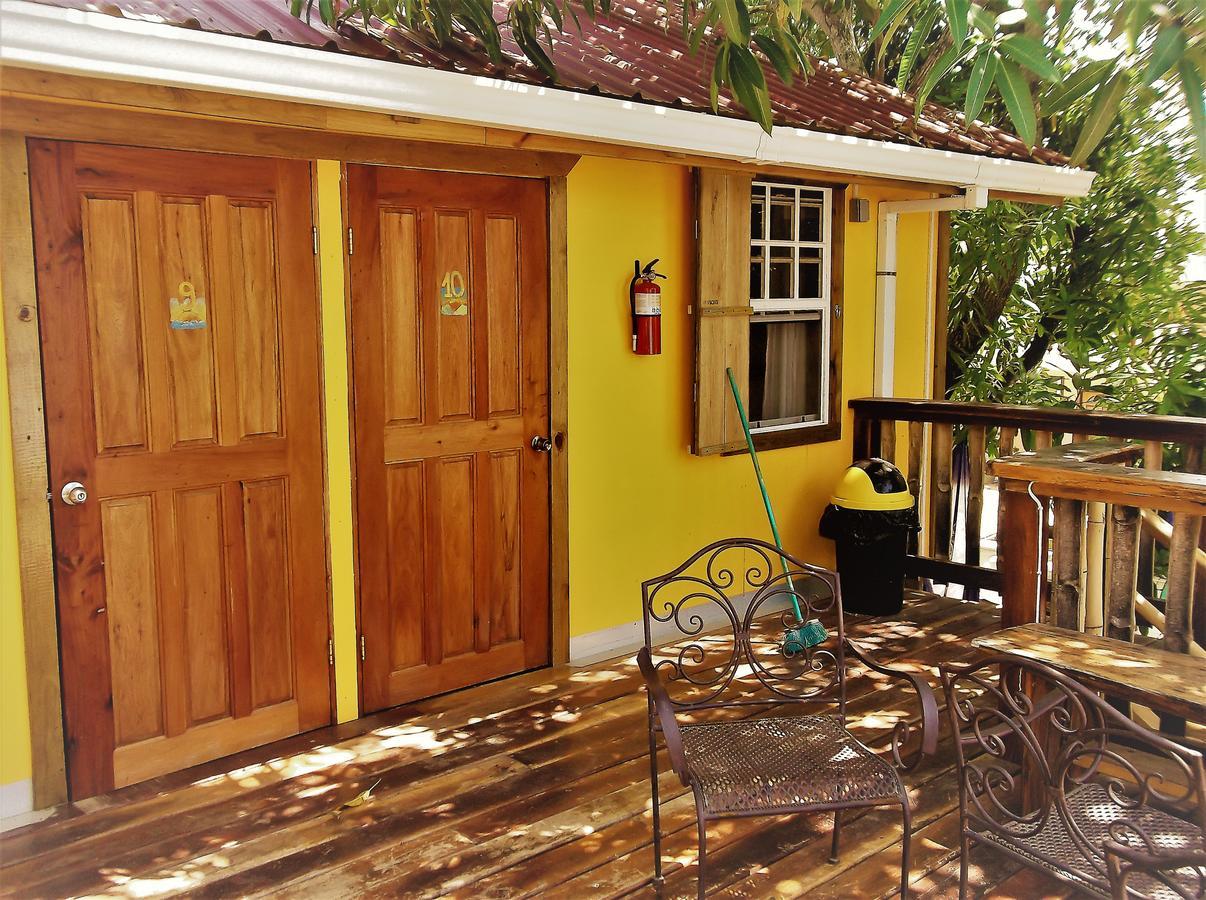The Funky Dodo Backpackers Hostel Χόπκινς Εξωτερικό φωτογραφία