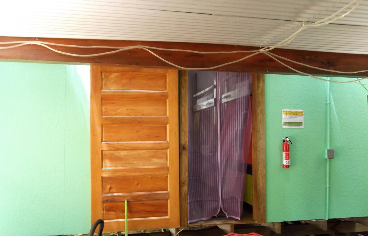 The Funky Dodo Backpackers Hostel Χόπκινς Εξωτερικό φωτογραφία